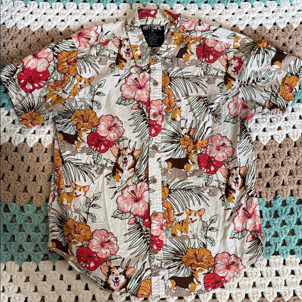 Hot Topic Beige Ted Corgi Dog Hawaiian Floral Button Up Shirt Men’s sz Medium